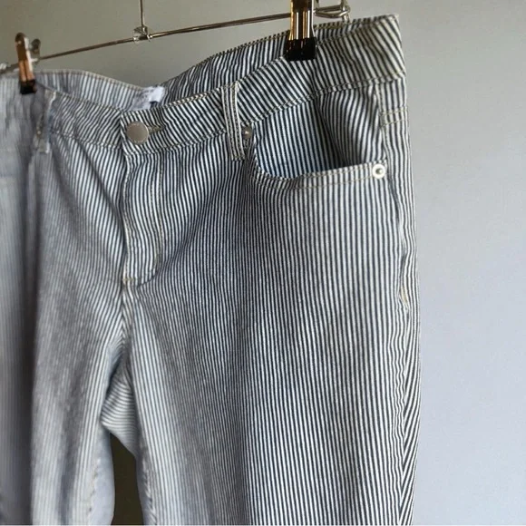 Crown & Ivy Blue and White Striped Cropped Pants Size 12 - Picture 3 of 4